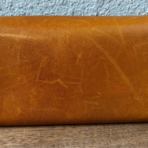 Tory Burch Robinson Continental Wallet - Picture 8 of 9